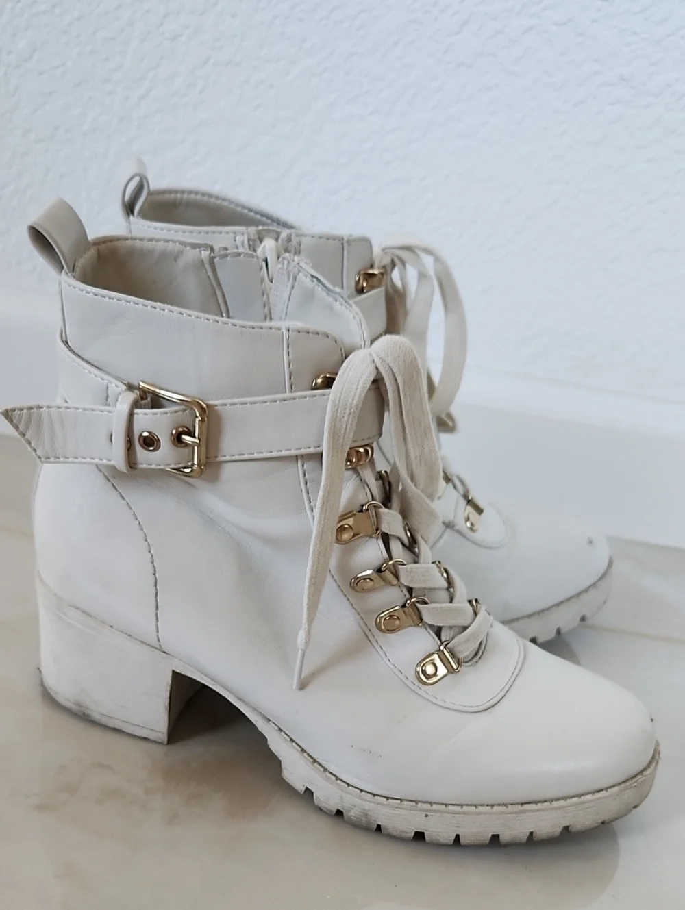 Wild Pair White Combat Boots  Fasgion Shoes Size 8